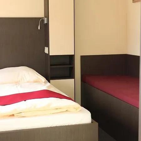 Hotel Arena 3*