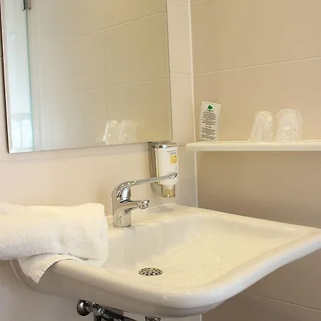 Arena Hotel 3*